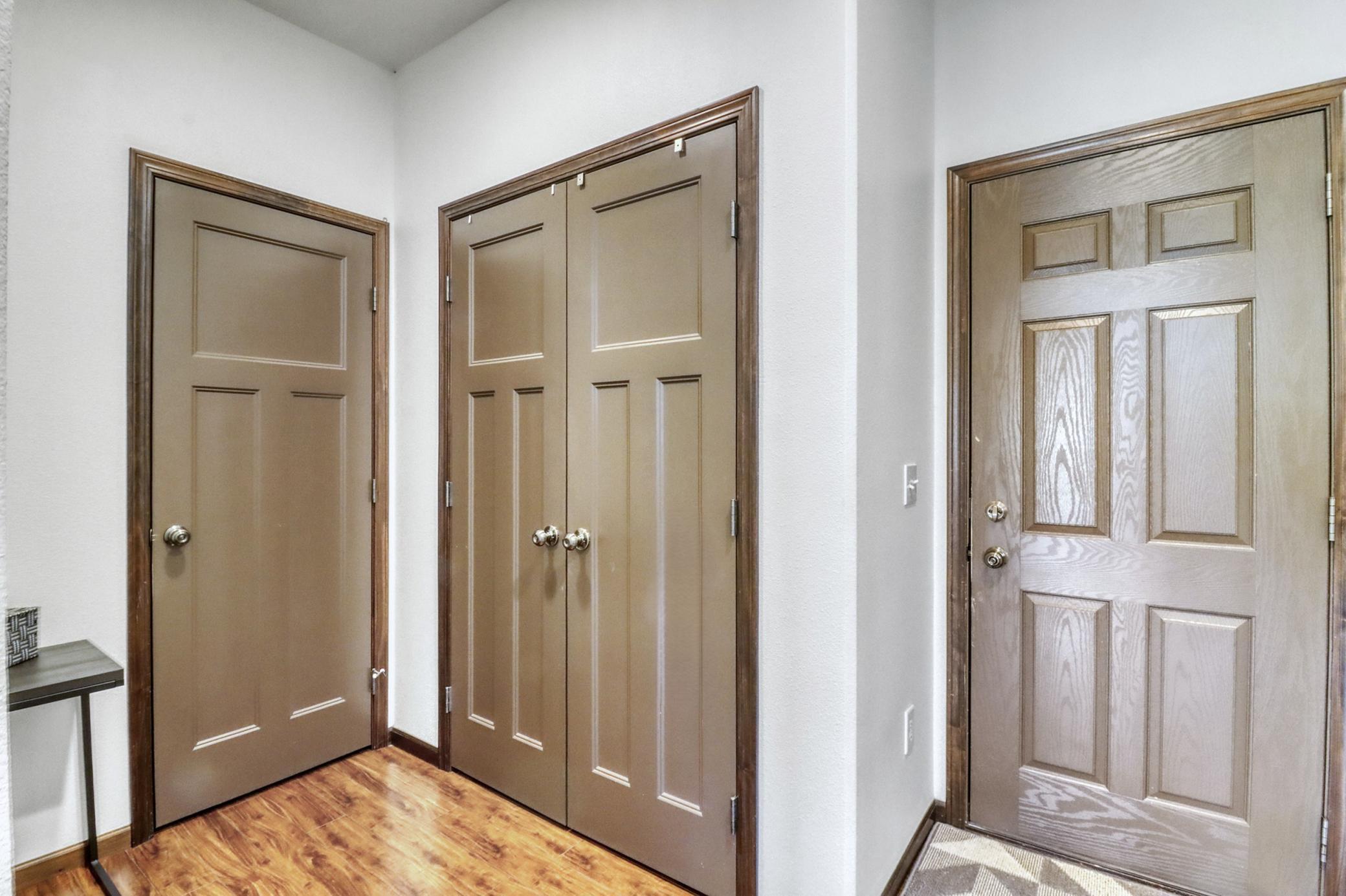 Mudroom1_1-3264.JPG