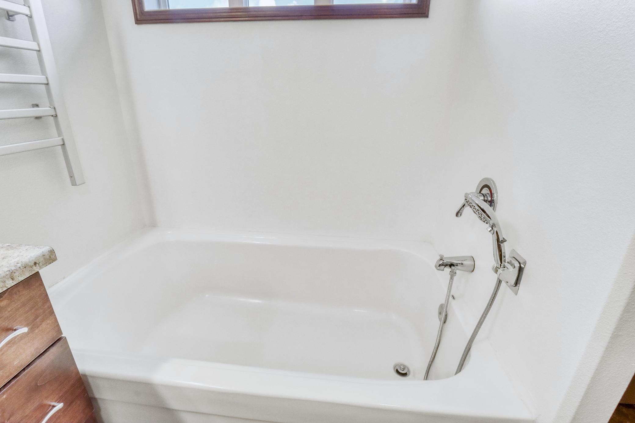 Primary Bathroom1_4-3264.JPG