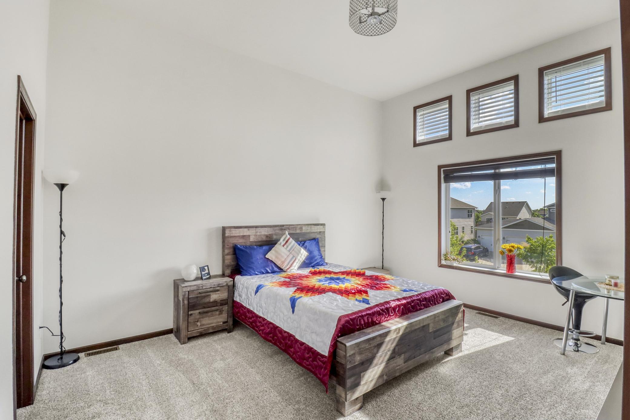 Upstairs Bedroom1_0-3264.JPG