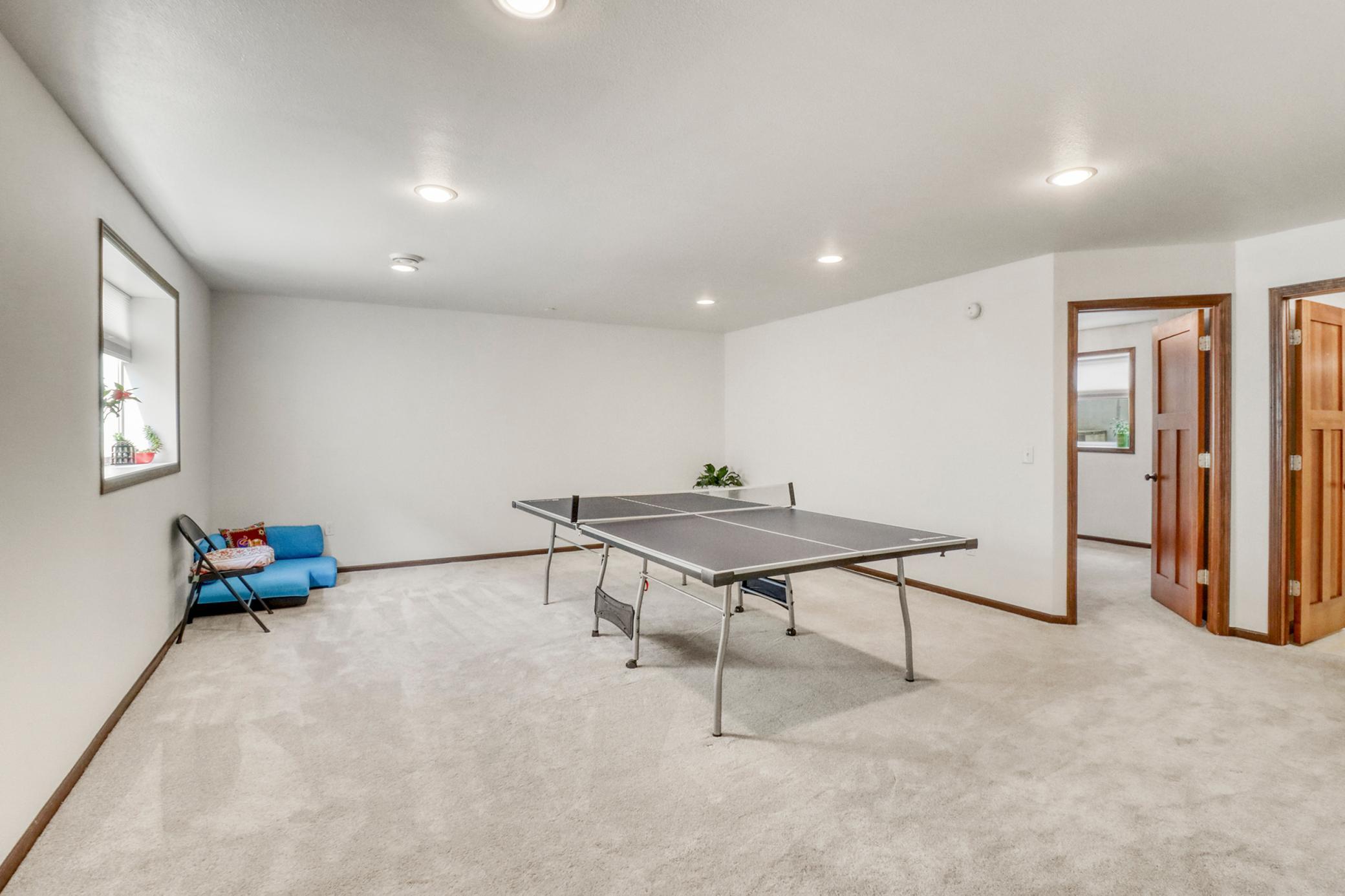 Basement1_0-3264.JPG