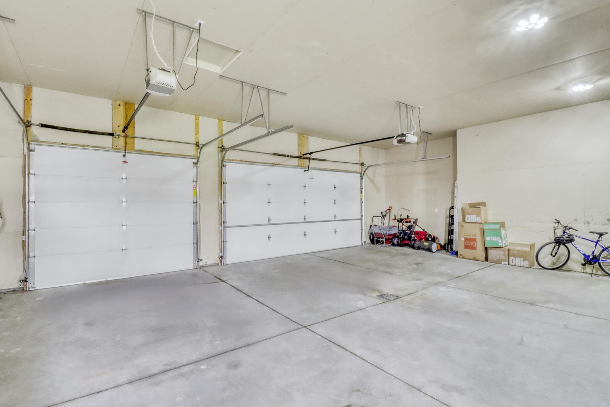 Garage1_1-3264.JPG