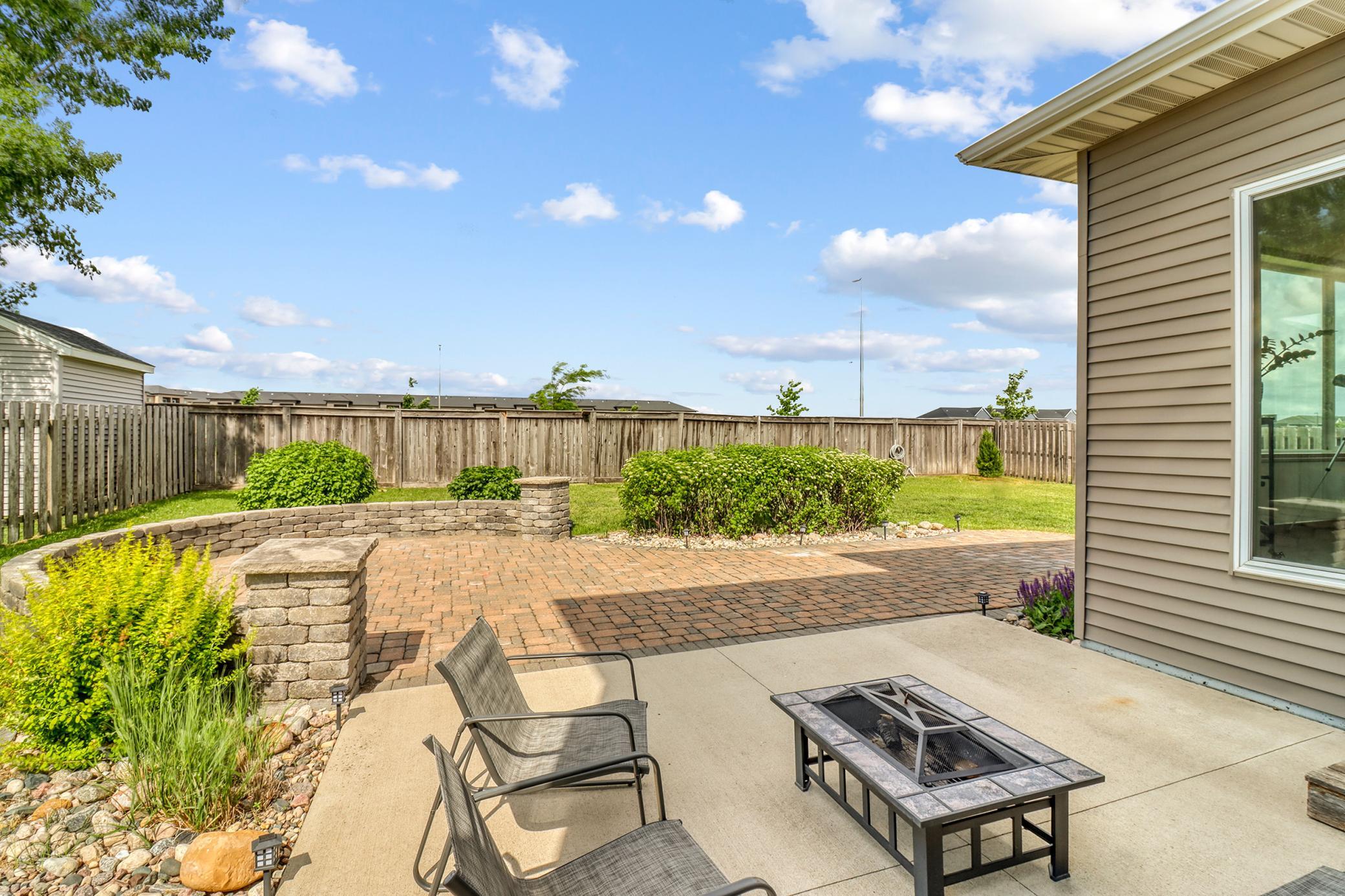 Backyard1_3-3264.JPG