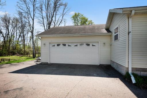 417 Countryside Drive SE, Montgomery, MN 56069