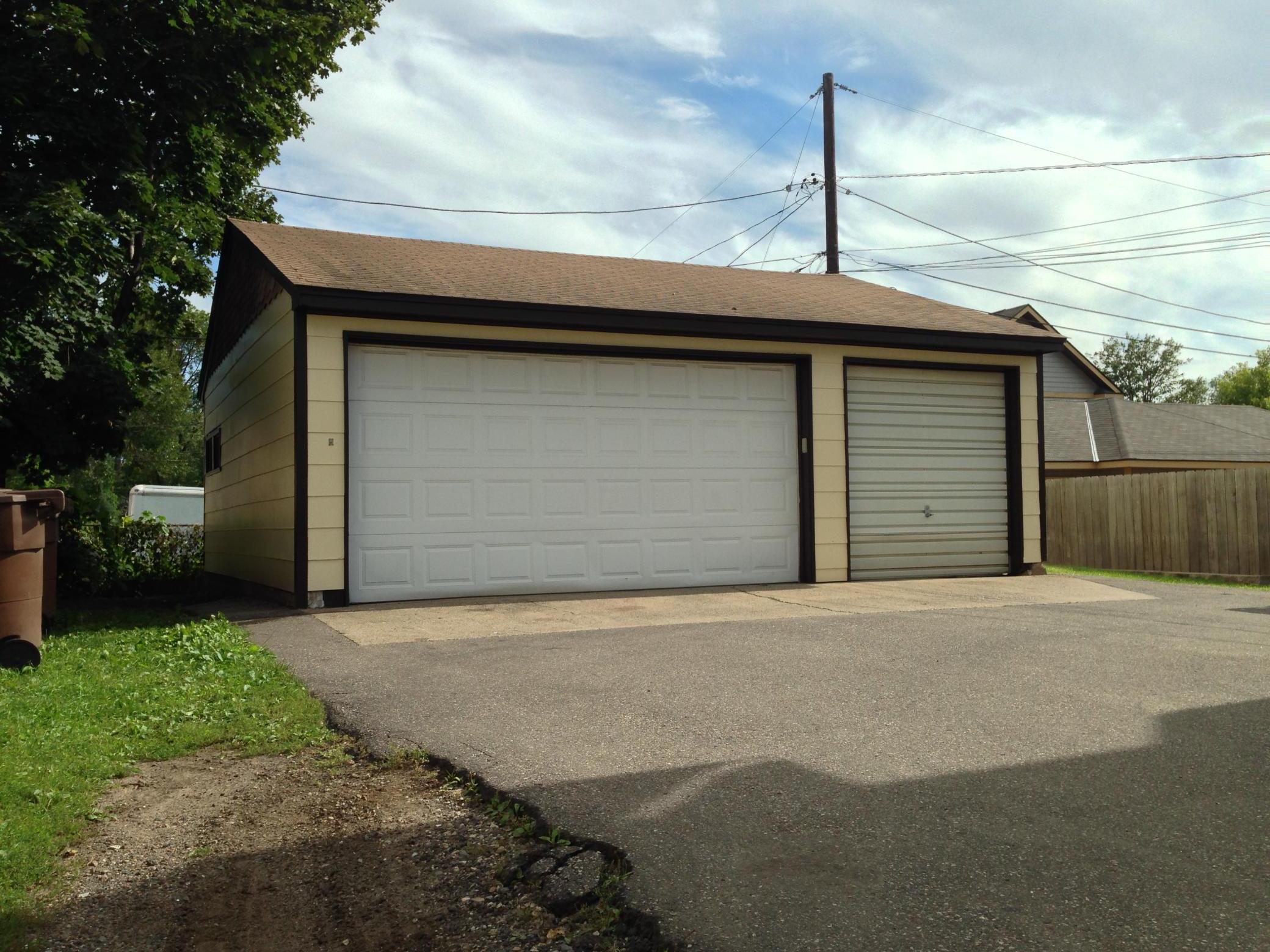 Spacious 3 car garage