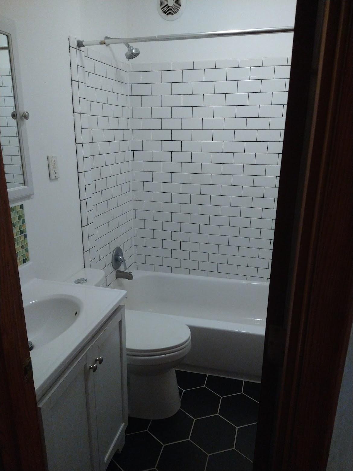 Unit 1 - Full bathroom