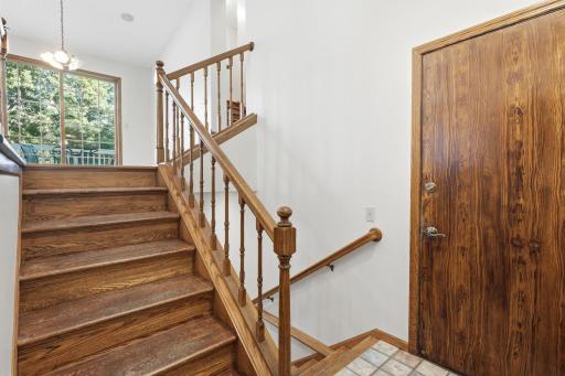 785 Santa Vera Drive, Chanhassen, MN 55317