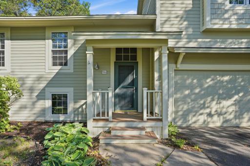 785 Santa Vera Drive, Chanhassen, MN 55317