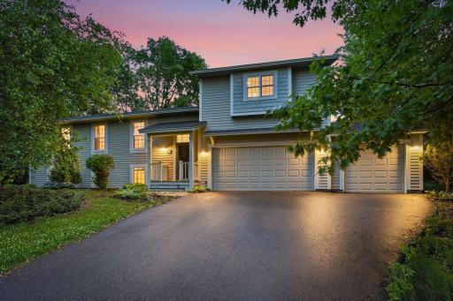 785 Santa Vera Drive, Chanhassen, MN 55317