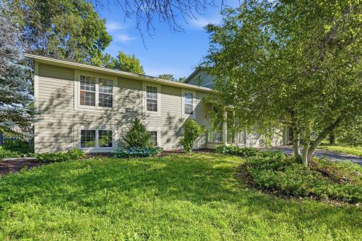 785 Santa Vera Drive, Chanhassen, MN 55317