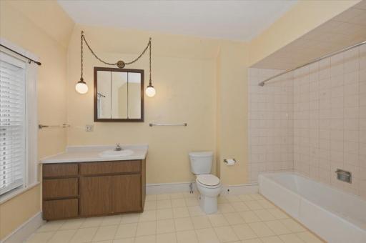 2004 E 5th Street, Superior, WI 54880
