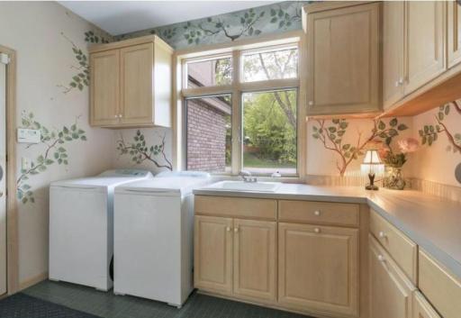 8217 W 93rd Street Circle, Minneapolis, MN 55438