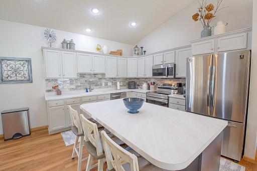 603 Bluffs Parkway, Buffalo, MN 55313
