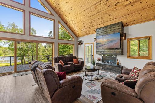 Plenty of space in the living room to have great times, enjoy the views.