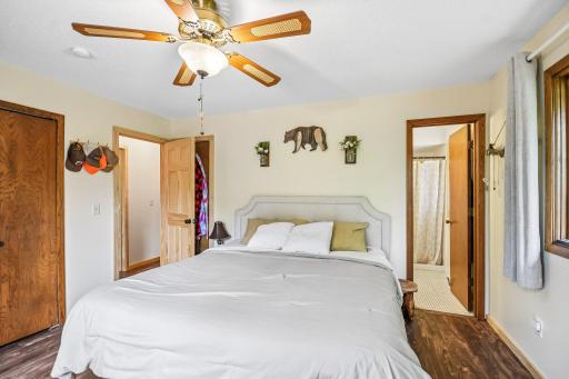 26-web-or-mls-194th Ave-S1607-026.jpg