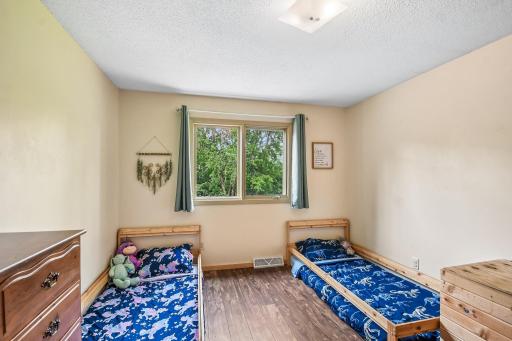 22-web-or-mls-194th Ave-S1607-022.jpg