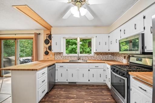 17-web-or-mls-194th Ave-S1607-017.jpg