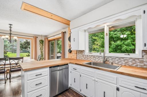 18-web-or-mls-194th Ave-S1607-018.jpg
