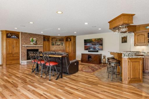 Plenty of space for big gatherings & watching games.jpg