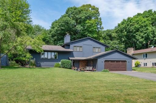 Very close to the outstanding Westonka schools, trail, groceries and dining. You can also look into a commons dock with the city of Mound!