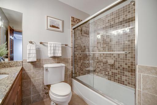 232 W Franklin Avenue, 303, Minneapolis, MN 55404