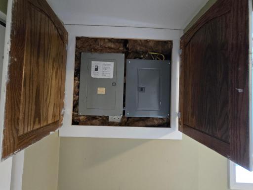 circuit breaker box is located in 4 bedroom lower level 100 amp service