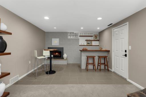 2884 W Owasso Boulevard, Roseville, MN 55113