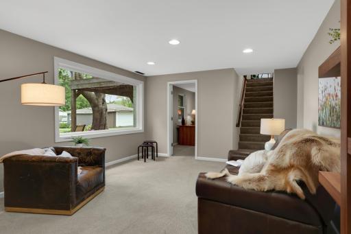 2884 W Owasso Boulevard, Roseville, MN 55113