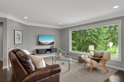 2884 W Owasso Boulevard, Roseville, MN 55113