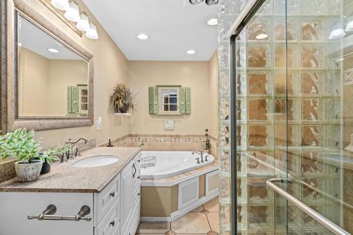 7923 147th Street W, Apple Valley, MN 55124