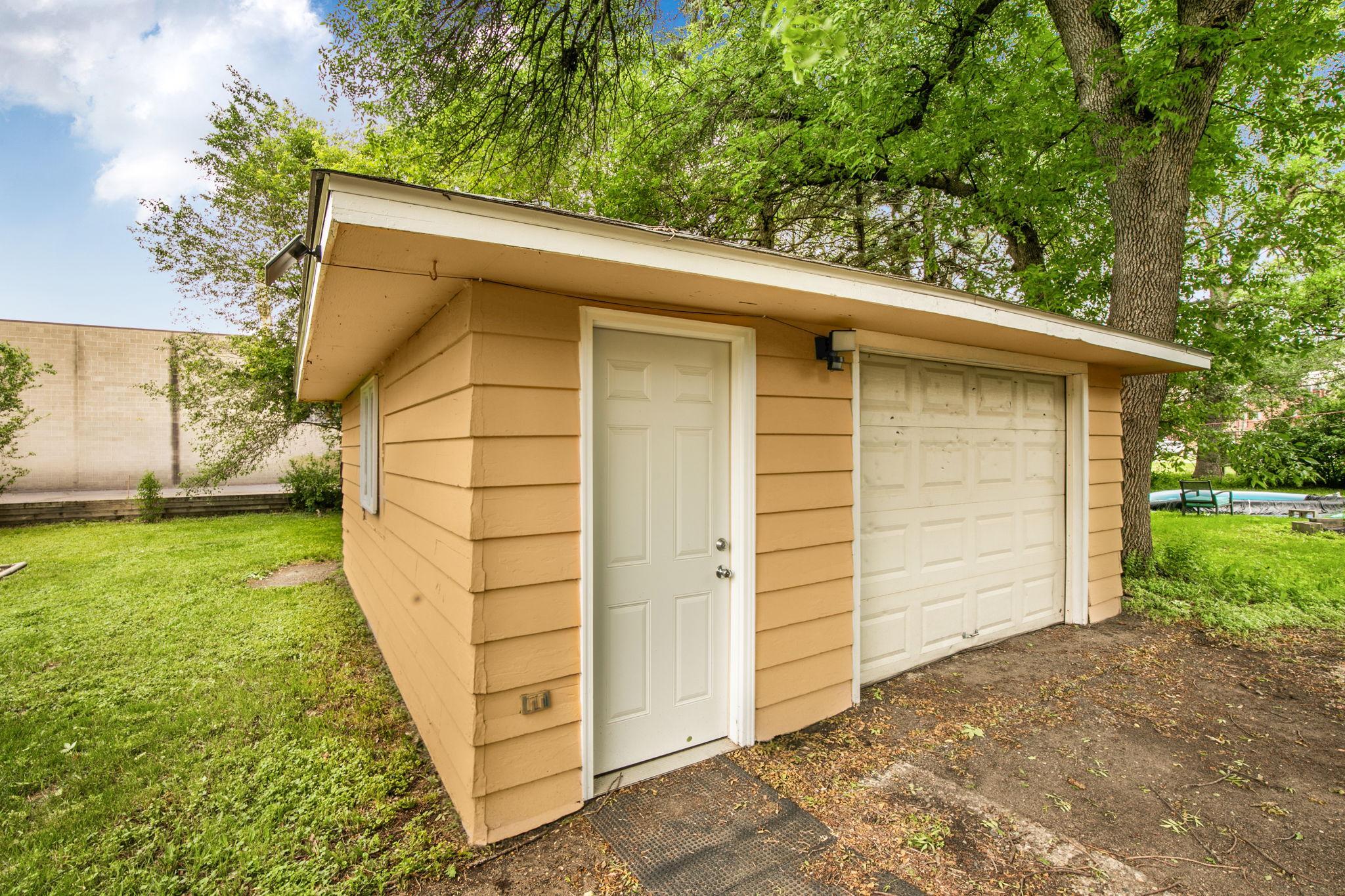 Garage