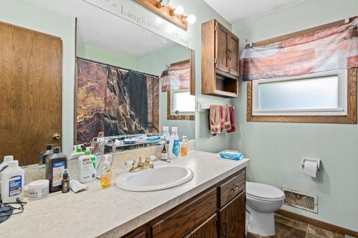 980 Jessamine Avenue E, Saint Paul, MN 55106