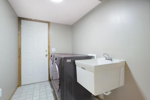 6926 Taylor Drive, Savage, MN 55378