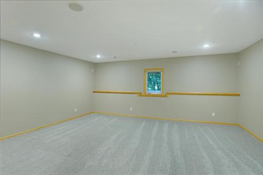 6926 Taylor Drive, Savage, MN 55378
