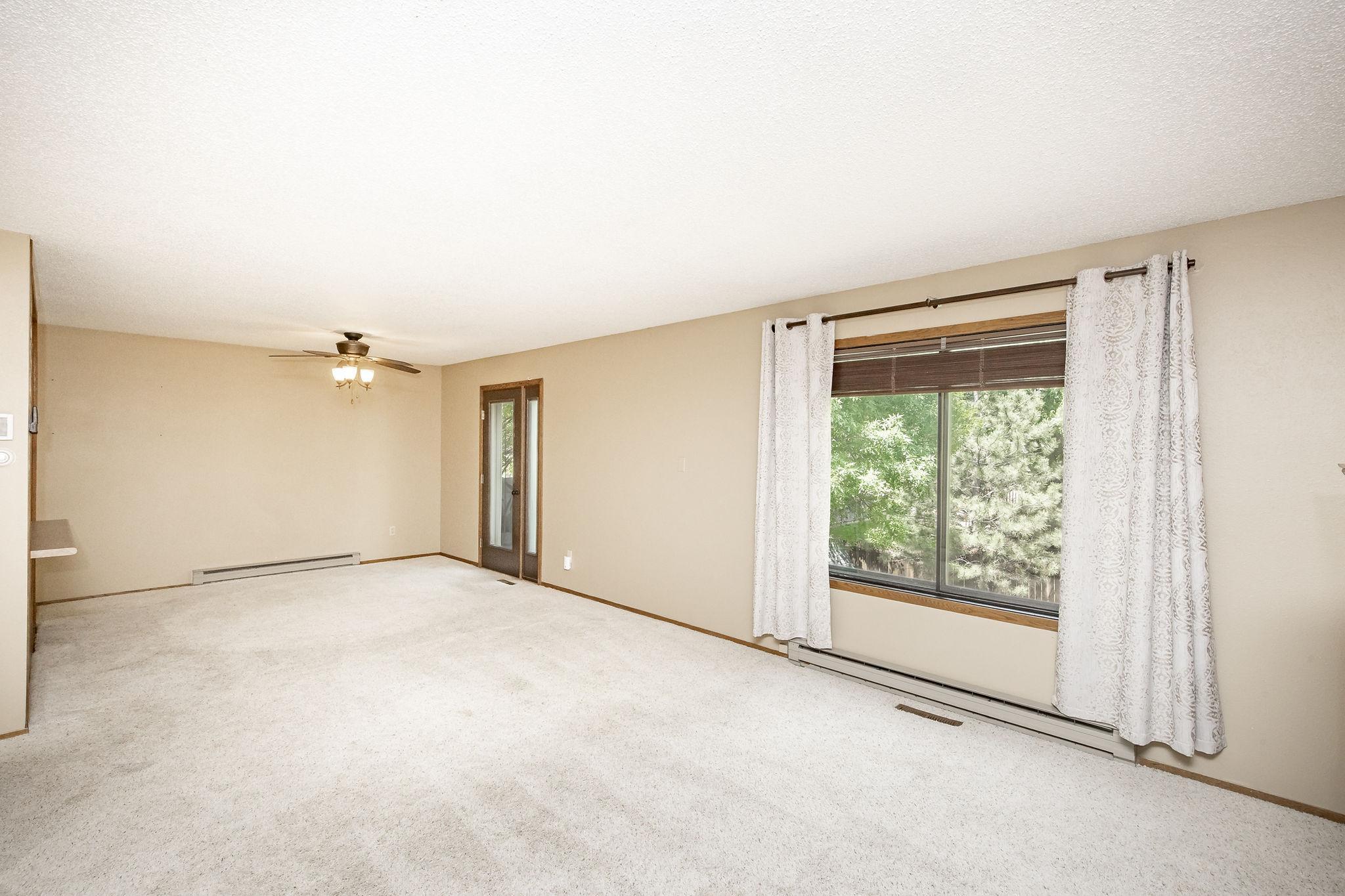 Living Room/Dining