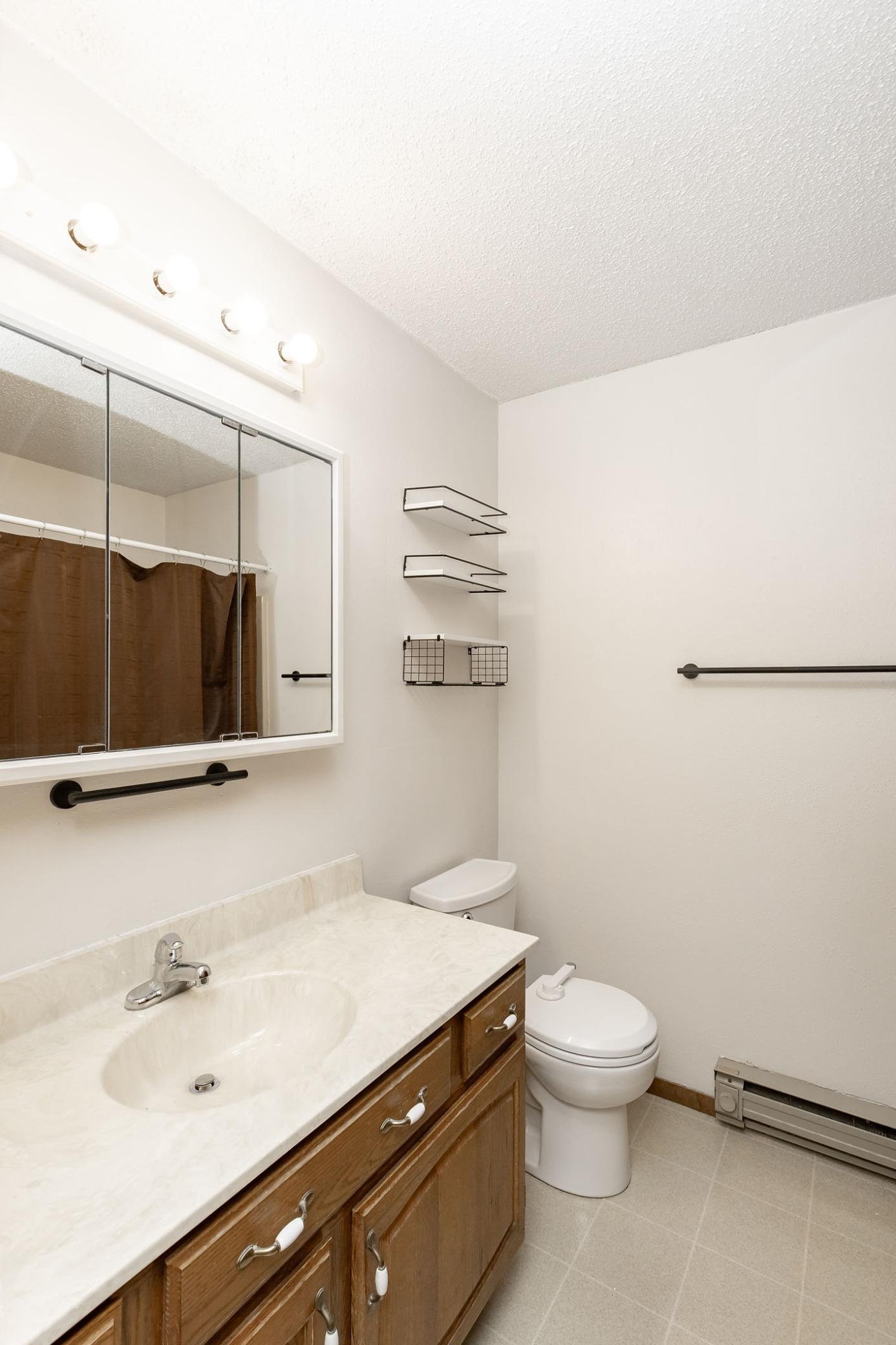 Bathroom 1- Full Bath