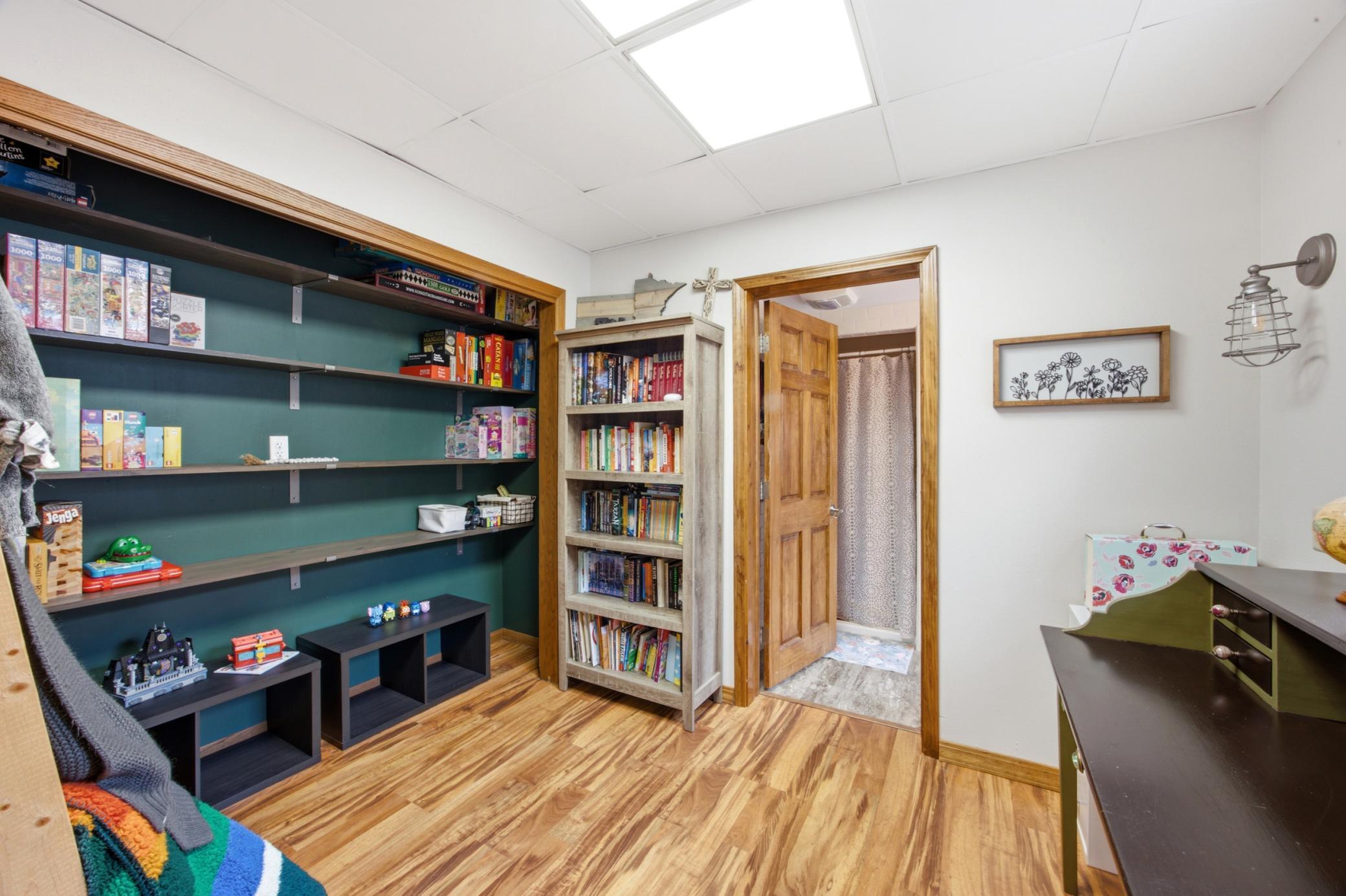 office/flex room