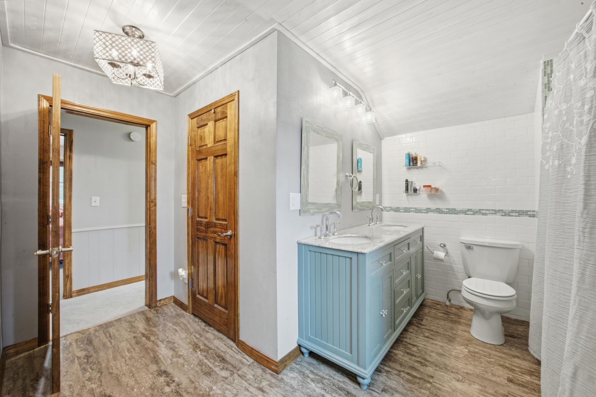 upstairs bathroom