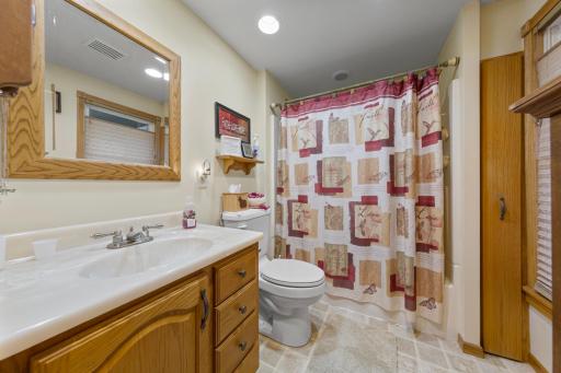 806 5th Street NW, Faribault, MN 55021