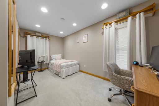806 5th Street NW, Faribault, MN 55021