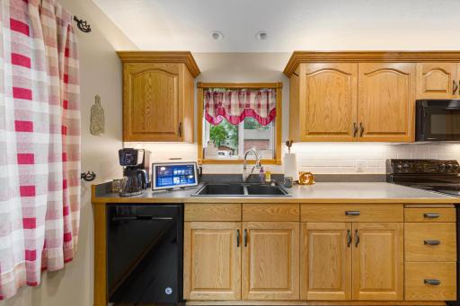 806 5th Street NW, Faribault, MN 55021