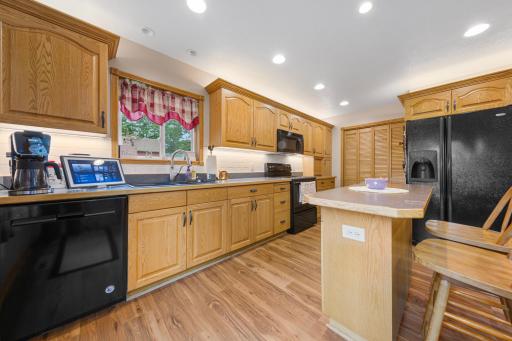 806 5th Street NW, Faribault, MN 55021
