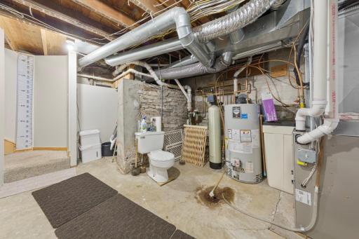 806 5th Street NW, Faribault, MN 55021