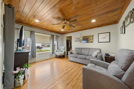 806 5th Street NW, Faribault, MN 55021
