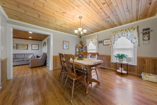 806 5th Street NW, Faribault, MN 55021