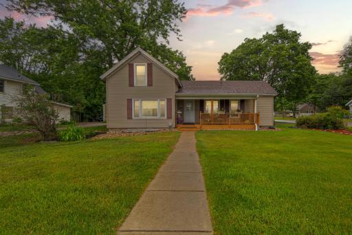 806 5th Street NW, Faribault, MN 55021