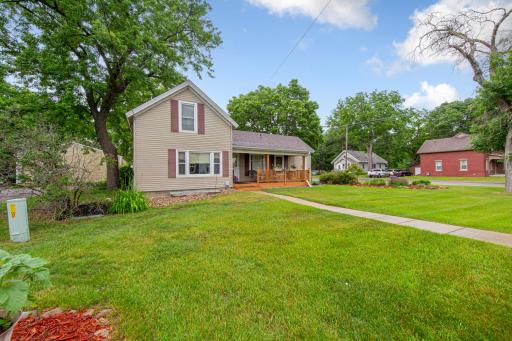 806 5th Street NW, Faribault, MN 55021