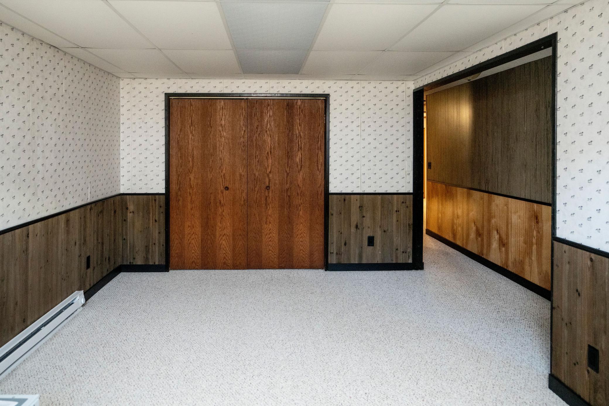 Basement room (no egress)