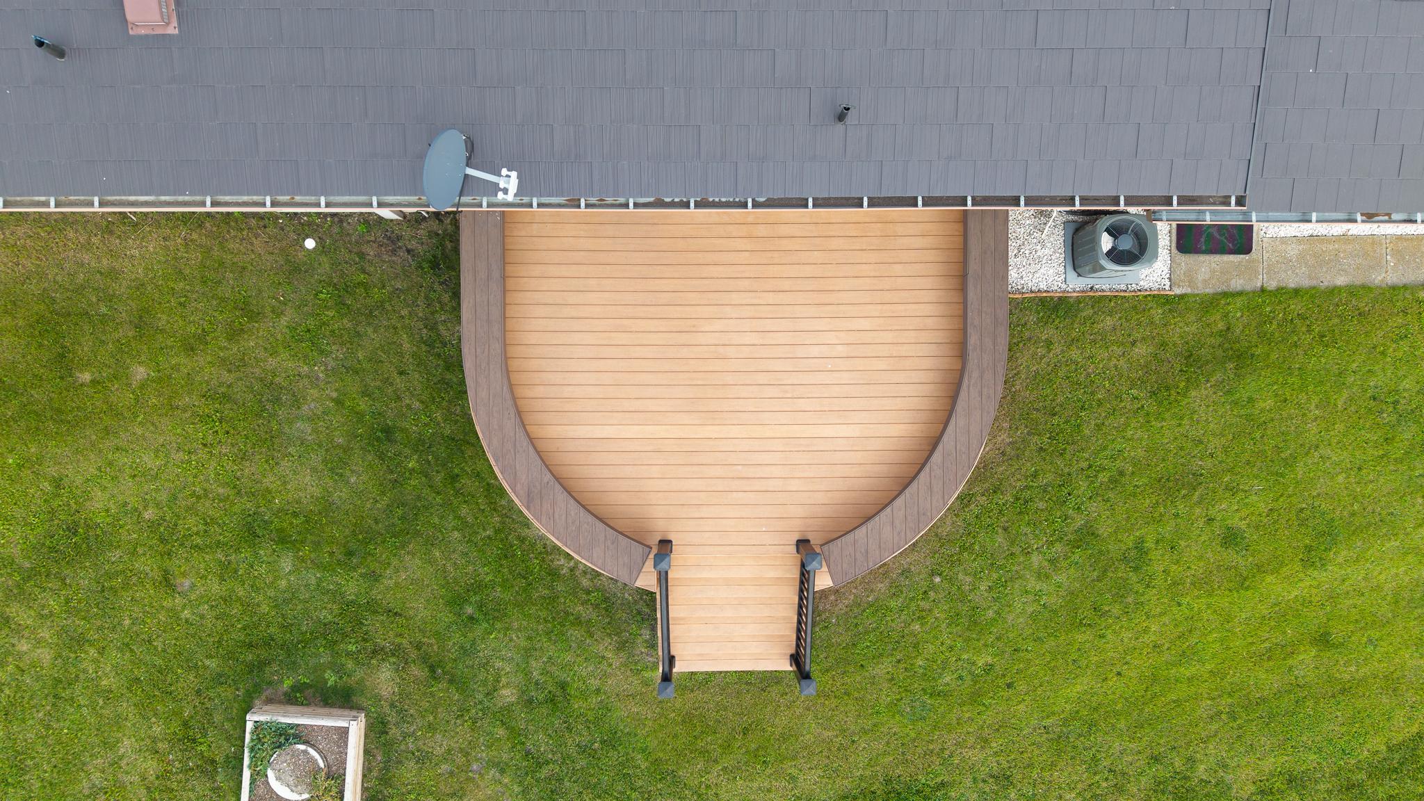 Maintenance-free deck