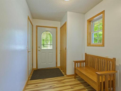 561 Kingsley Street S, Winsted, MN 55395