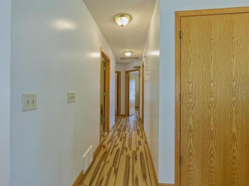 561 Kingsley Street S, Winsted, MN 55395